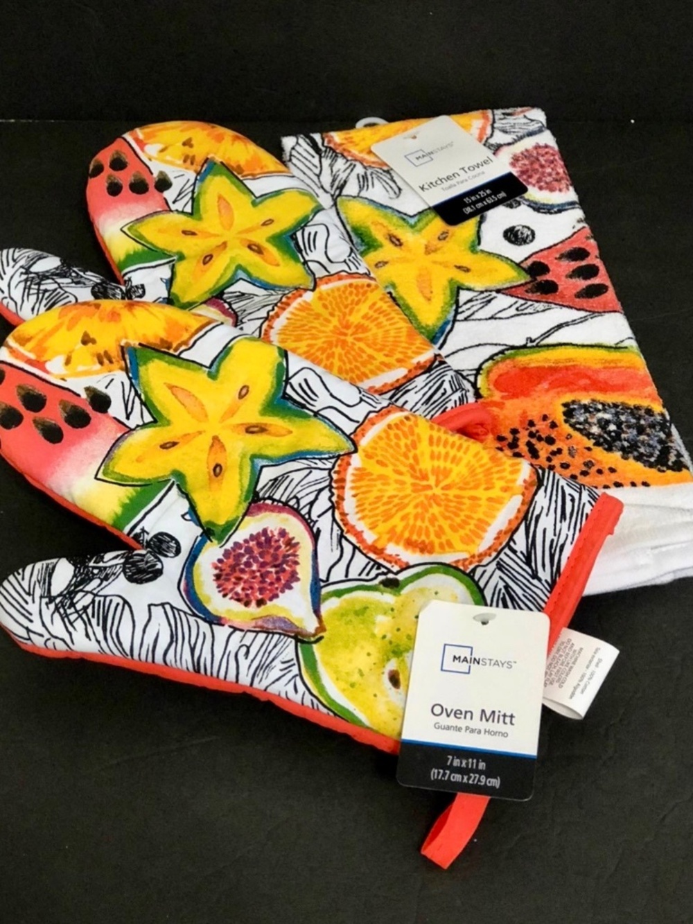 NEW NEW Mainstays Kitchen Towel and Two Mainstays Oven Mitts.